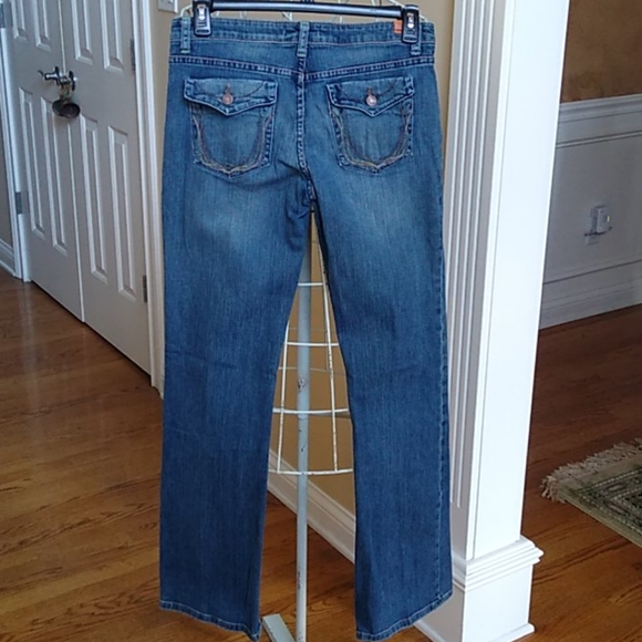 Blu Jeanious - Picture 4 of 16